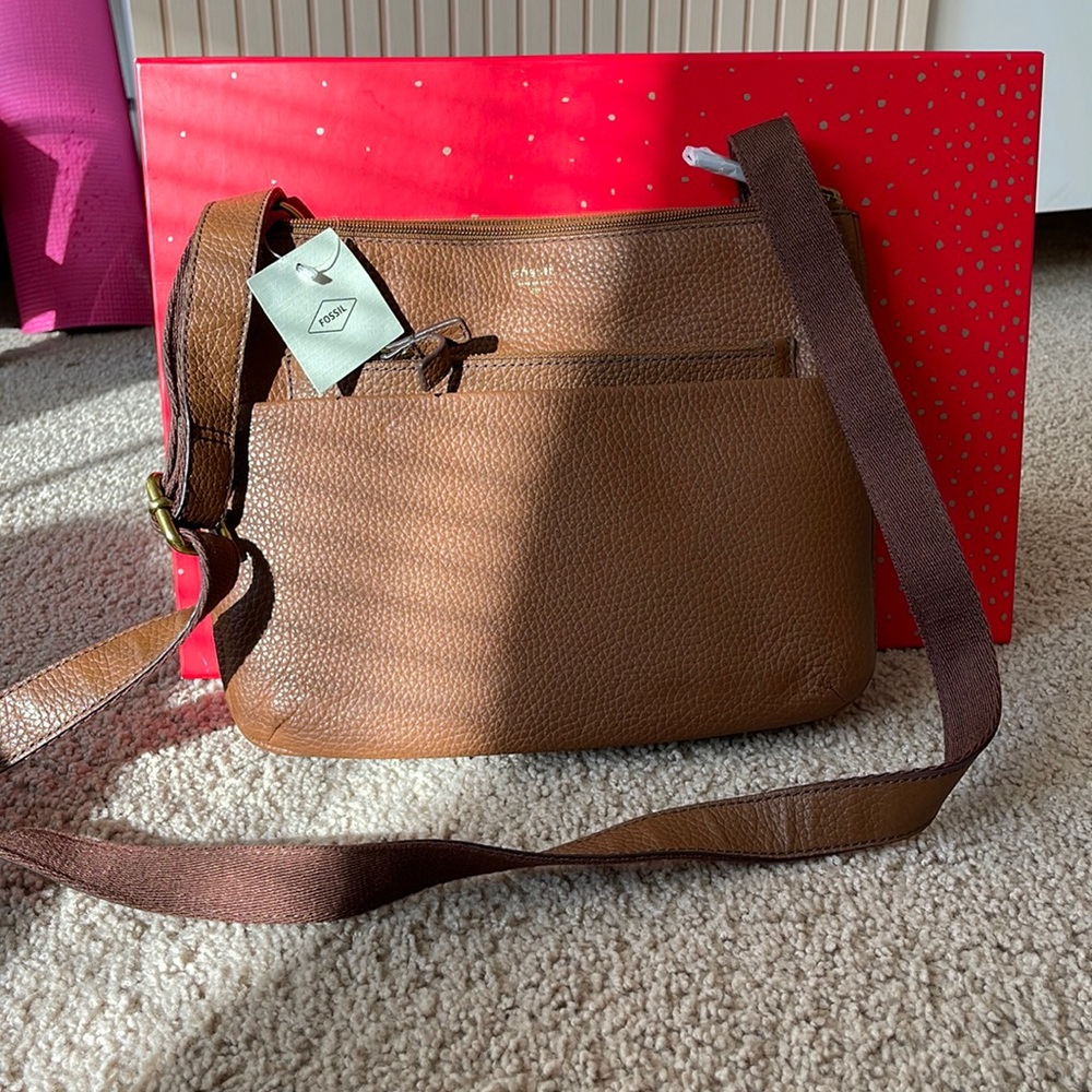 COPY - Gorgeous Fossil genuine Leather crossbody purse